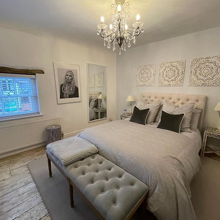 Entire Georgian Luxury Home - 3 Storey- High St Henley-In-Arden -Two Bedrooms-Sleeps 4 Buitenkant foto