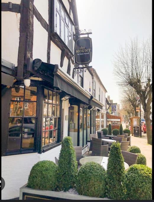 Entire Georgian Luxury Home - 3 Storey- High St Henley-In-Arden -Two Bedrooms-Sleeps 4 Buitenkant foto