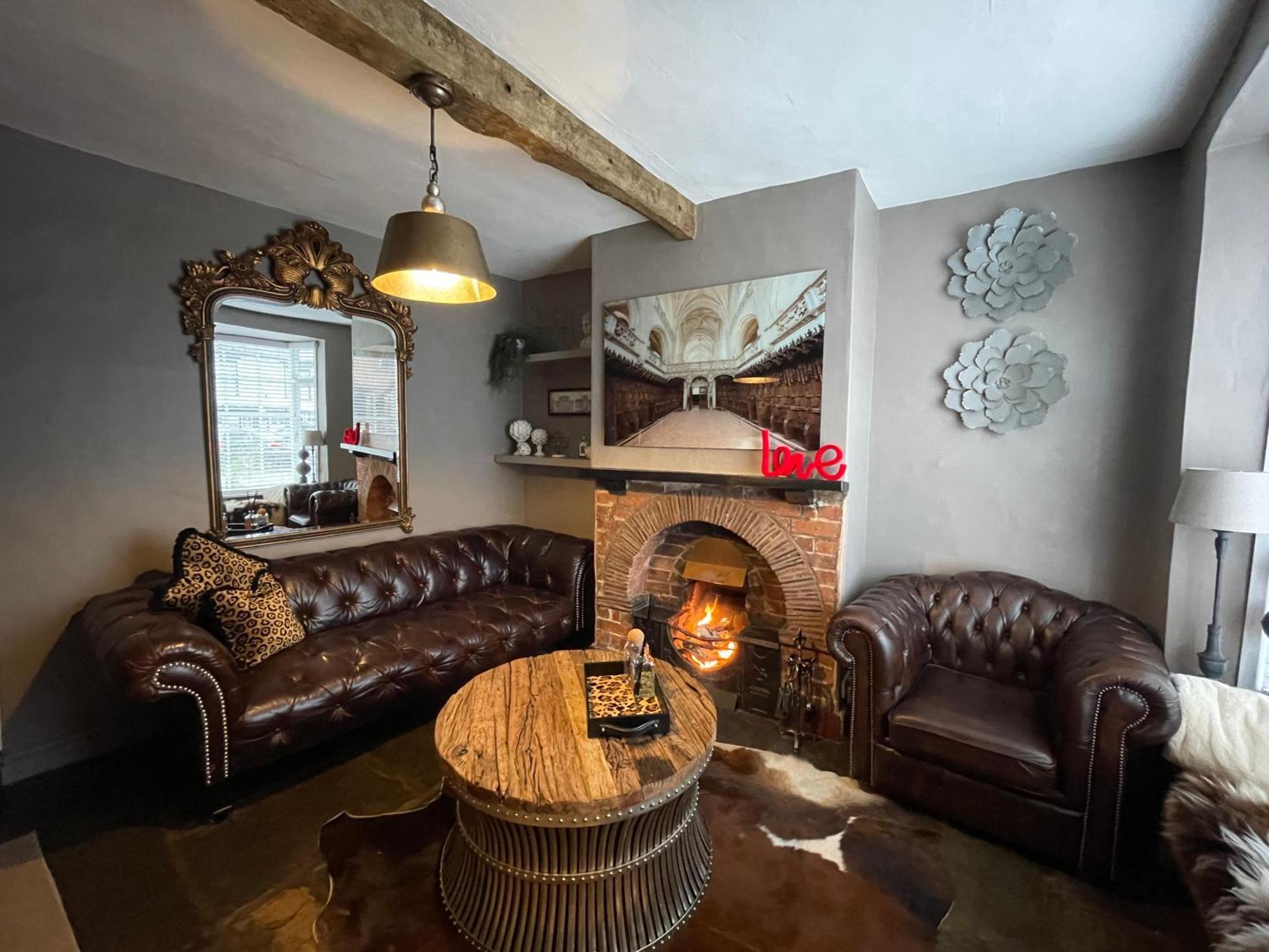 Entire Georgian Luxury Home - 3 Storey- High St Henley-In-Arden -Two Bedrooms-Sleeps 4 Buitenkant foto