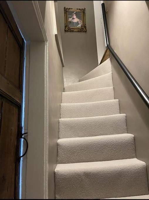 Entire Georgian Luxury Home - 3 Storey- High St Henley-In-Arden -Two Bedrooms-Sleeps 4 Buitenkant foto