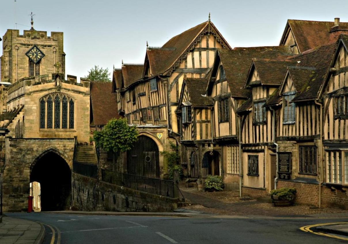 Entire Georgian Luxury Home - 3 Storey- High St Henley-In-Arden -Two Bedrooms-Sleeps 4 Buitenkant foto