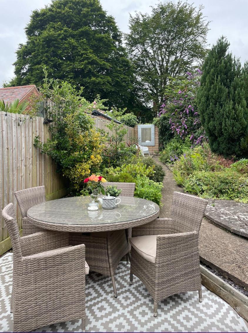 Entire Georgian Luxury Home - 3 Storey- High St Henley-In-Arden -Two Bedrooms-Sleeps 4 Buitenkant foto